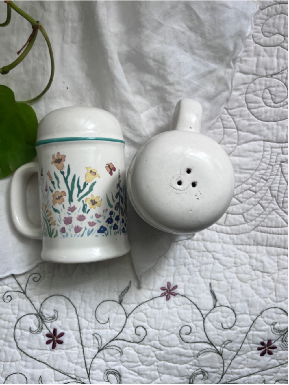 Treasure Craft Garden Walk White Floral Salt & Pepper Shakers One Size - Picture 3 of 5